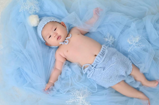 石狮孕妇在家站着分娩